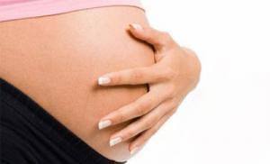 Можно ли наращивать ногти во время беременности и какие существуют ограничения?